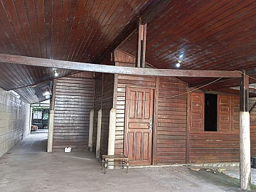 Casa de Madeira com 3 quartos - Bairro Flodoaldo